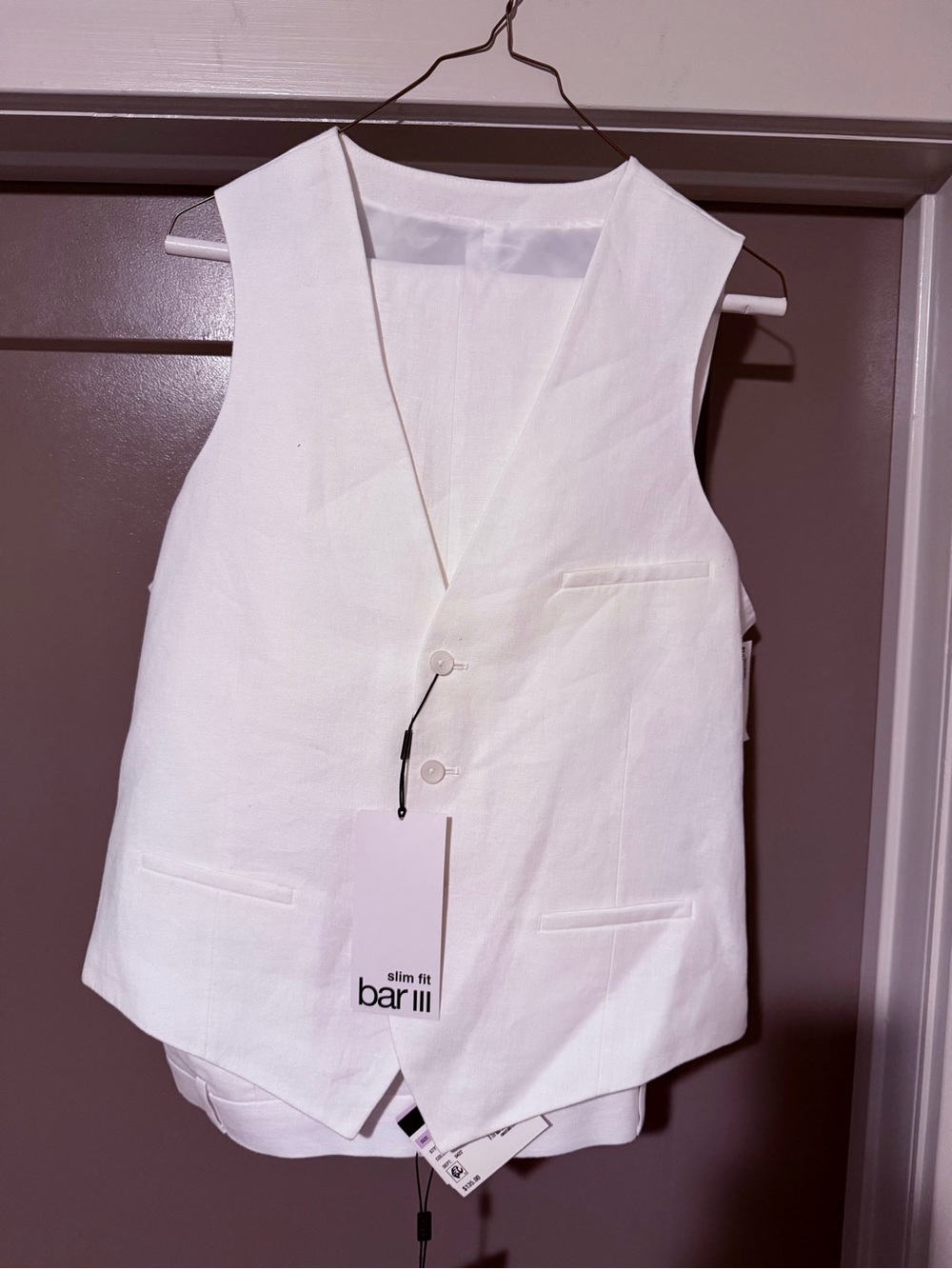Bar III White Slim Fit Women's Vest - V-Neck Tunic Style